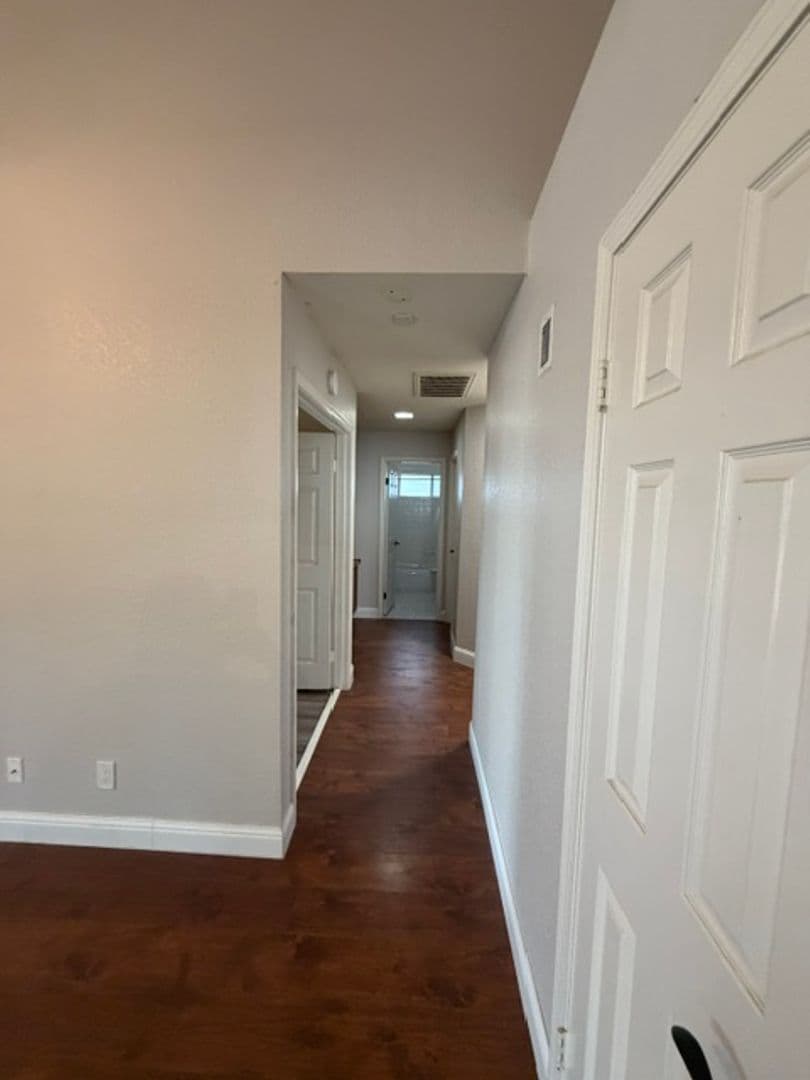 ELK GROVE House: 5211 MOONLIGHT WAY