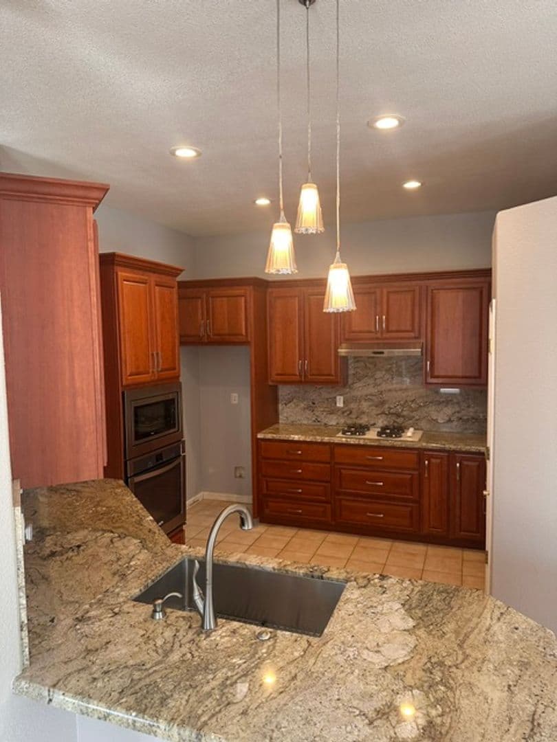 Rocklin House: 1500 Olympic Circle