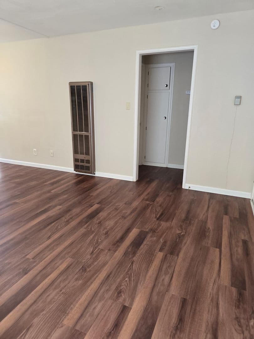 SACRAMENTO Apartment: 3015 F STREET