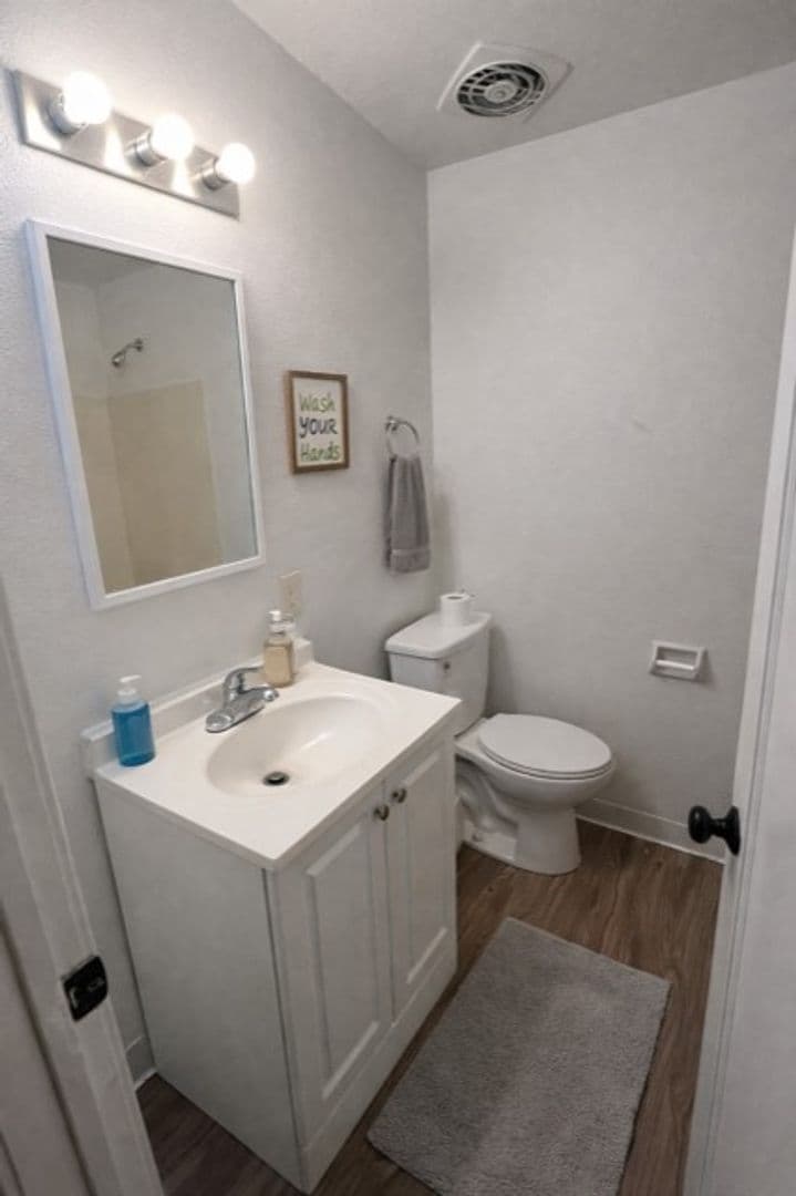 NORTH HIGHLANDS Apartment: 4040 MYRTLE AVENUE
