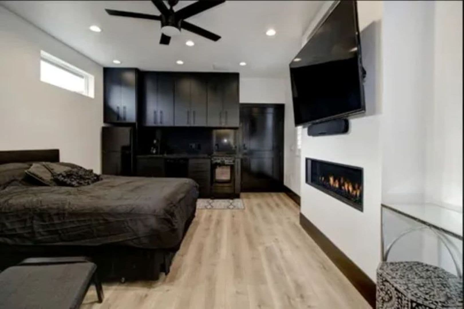Carmichael House: 4708 Marlborough Way