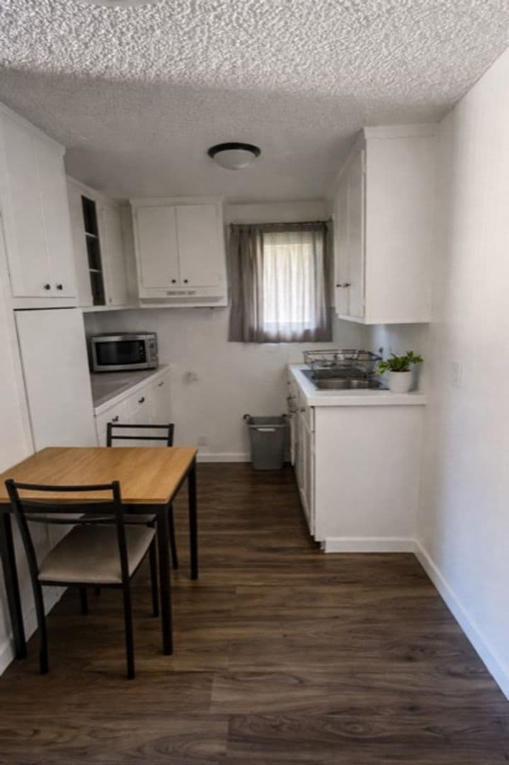 NORTH HIGHLANDS Apartment: 4040 MYRTLE AVENUE