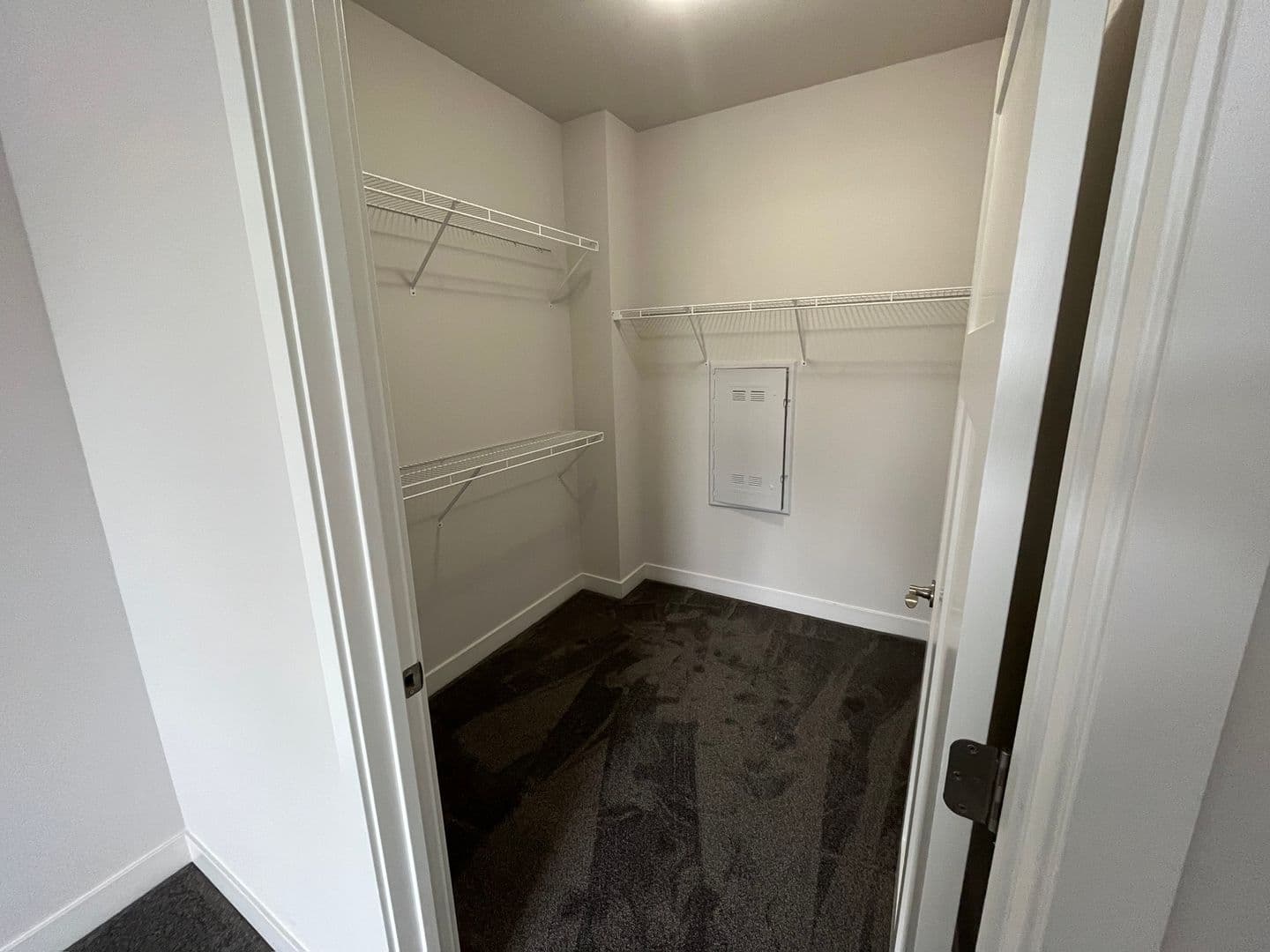 Cottage Grove Apartment: 1400 N Windsor Ave