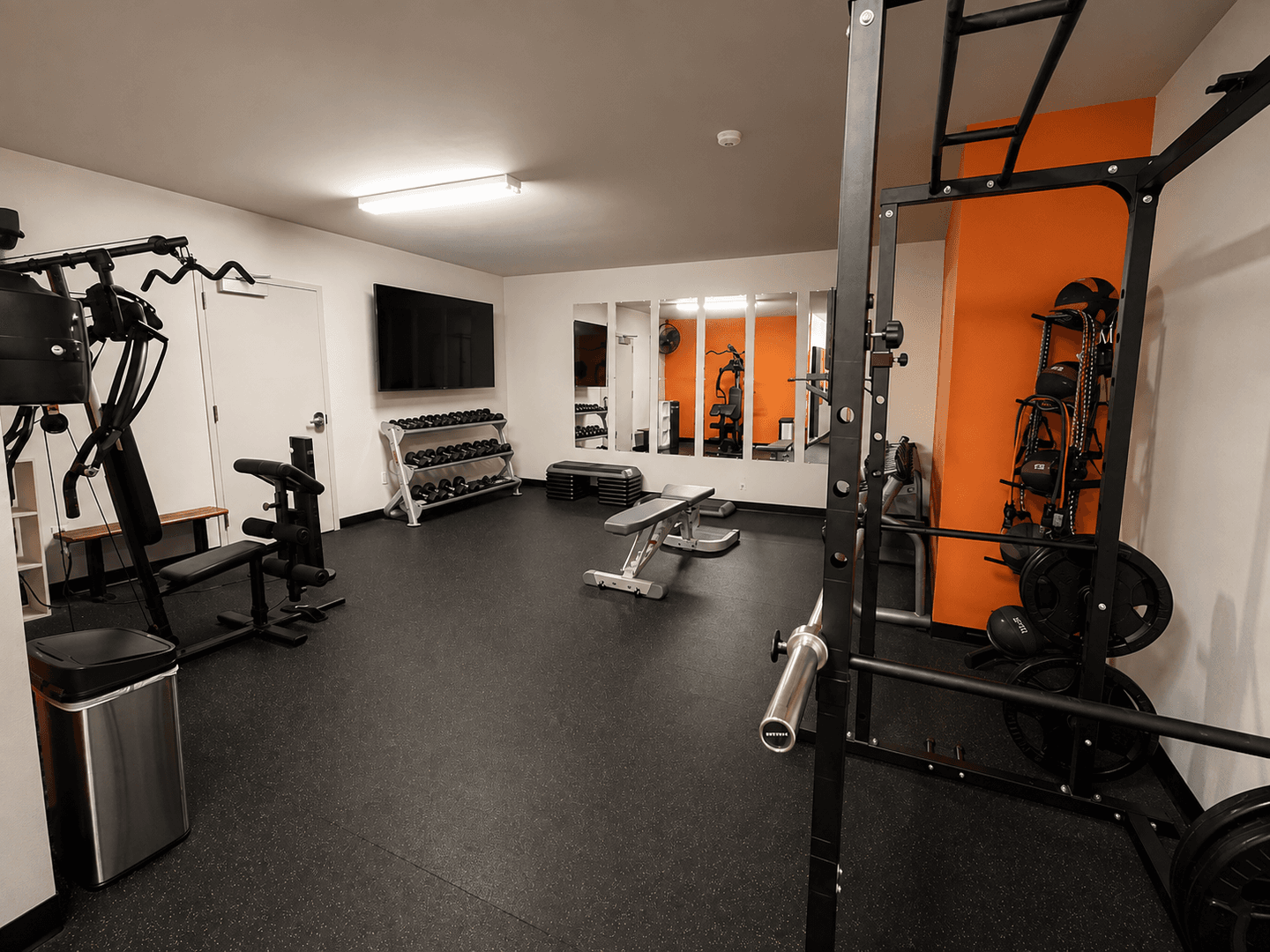 Madison Apartment: 309 S Blount st