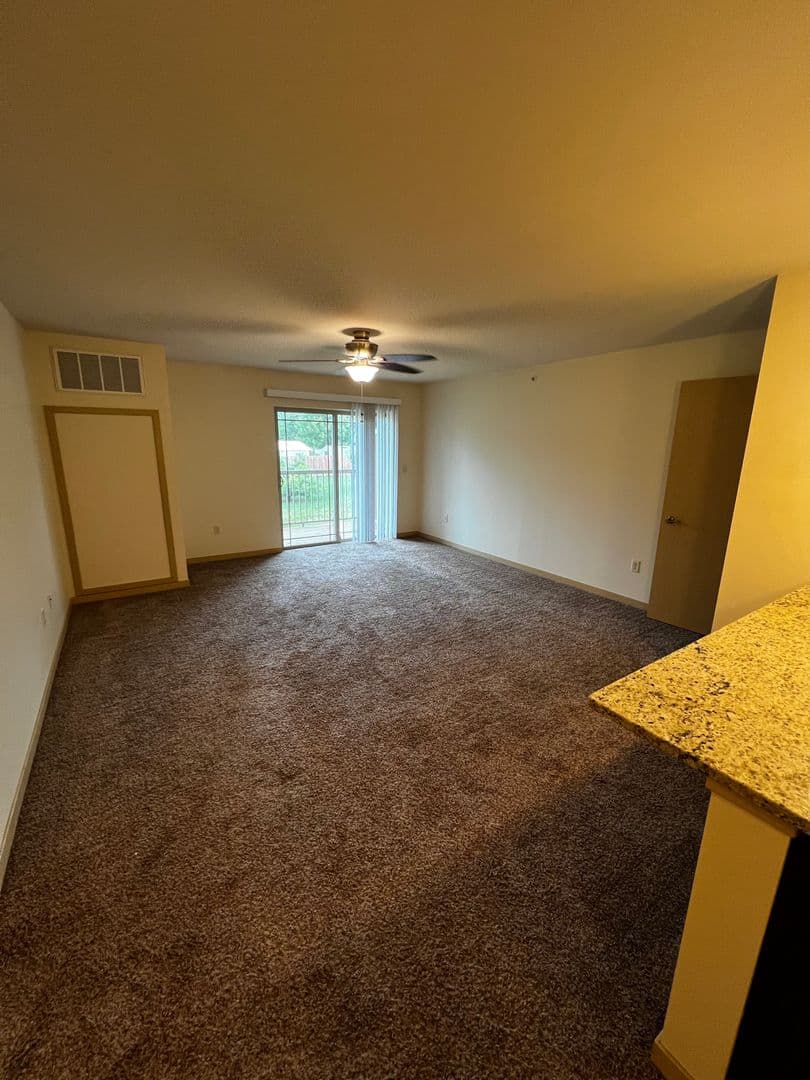 Windsor Apartment: 4320 North Towne Court