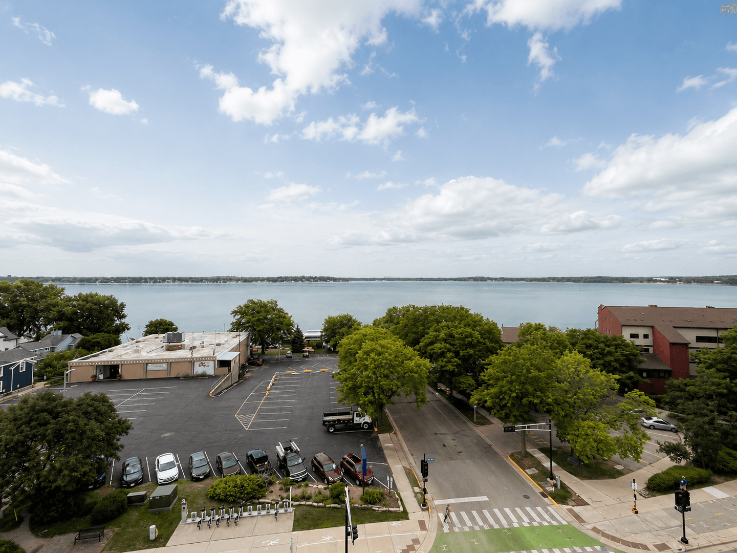 Madison Apartment: 309 S Blount st