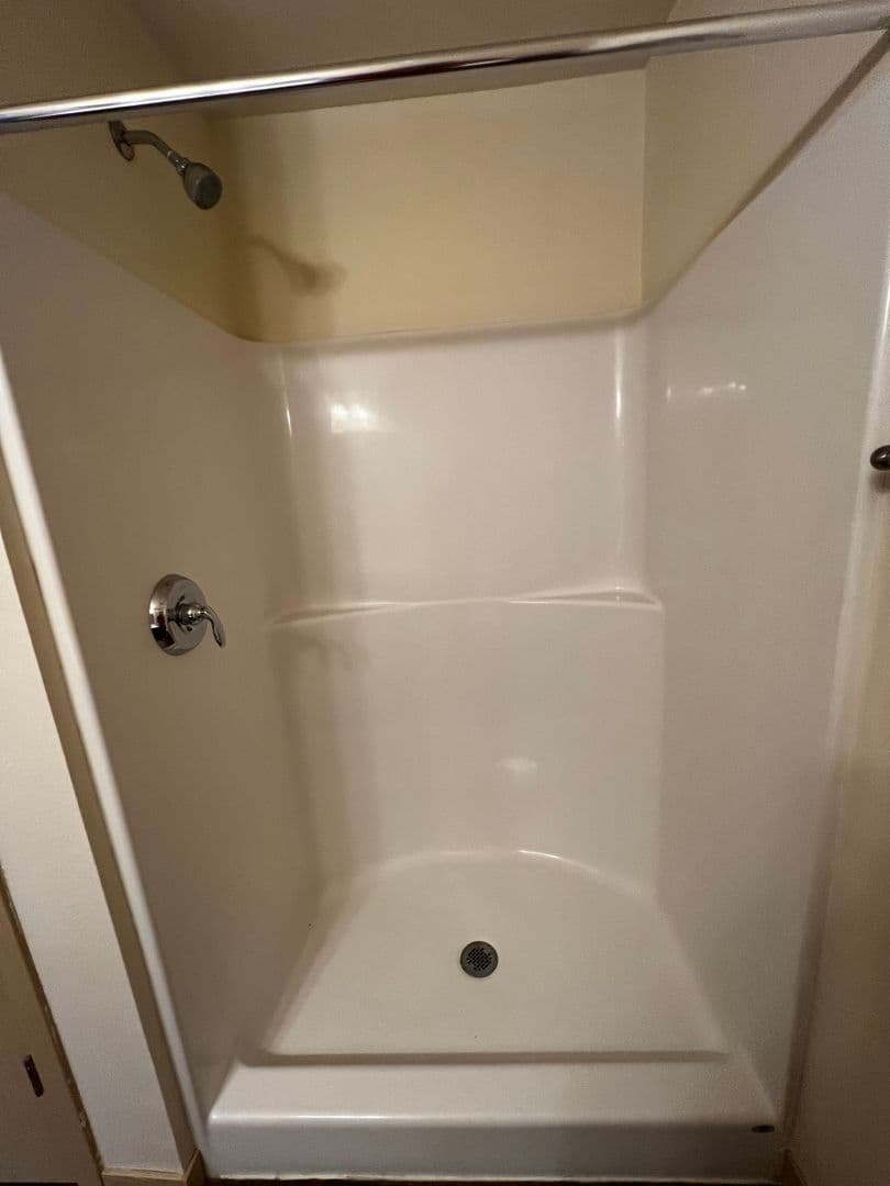 Windsor Apartment: 4320 North Towne Court