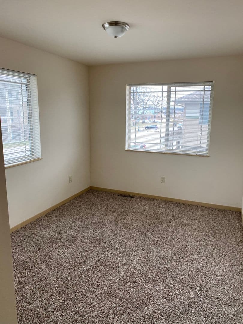 Windsor Apartment: 4320 North Towne Court