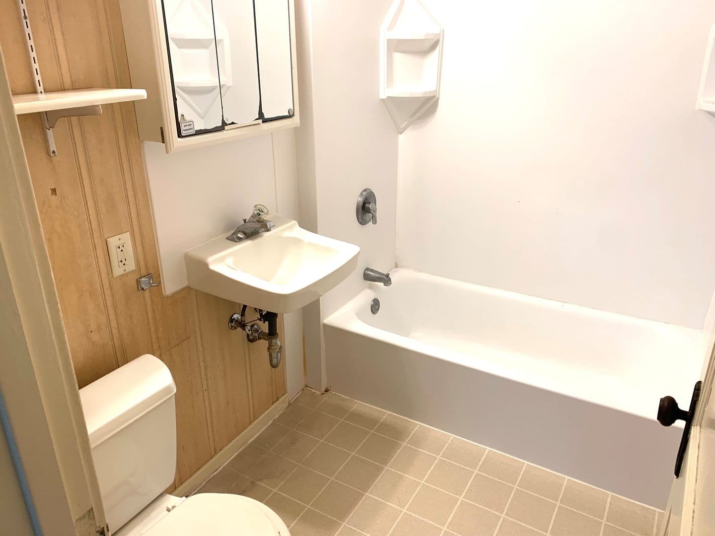 Madison Apartment: 1615 Monroe Street