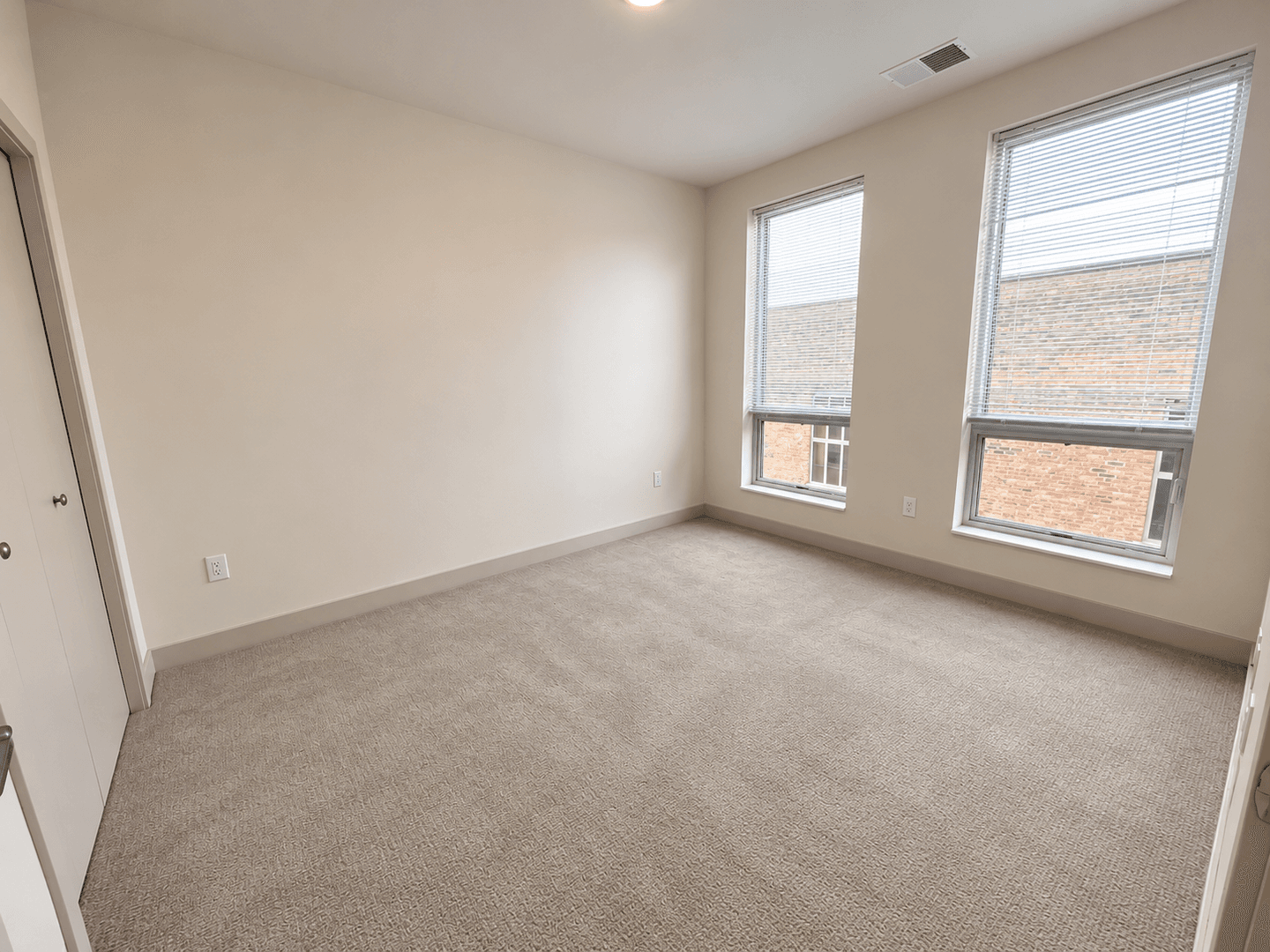 Madison Apartment: 309 S Blount st