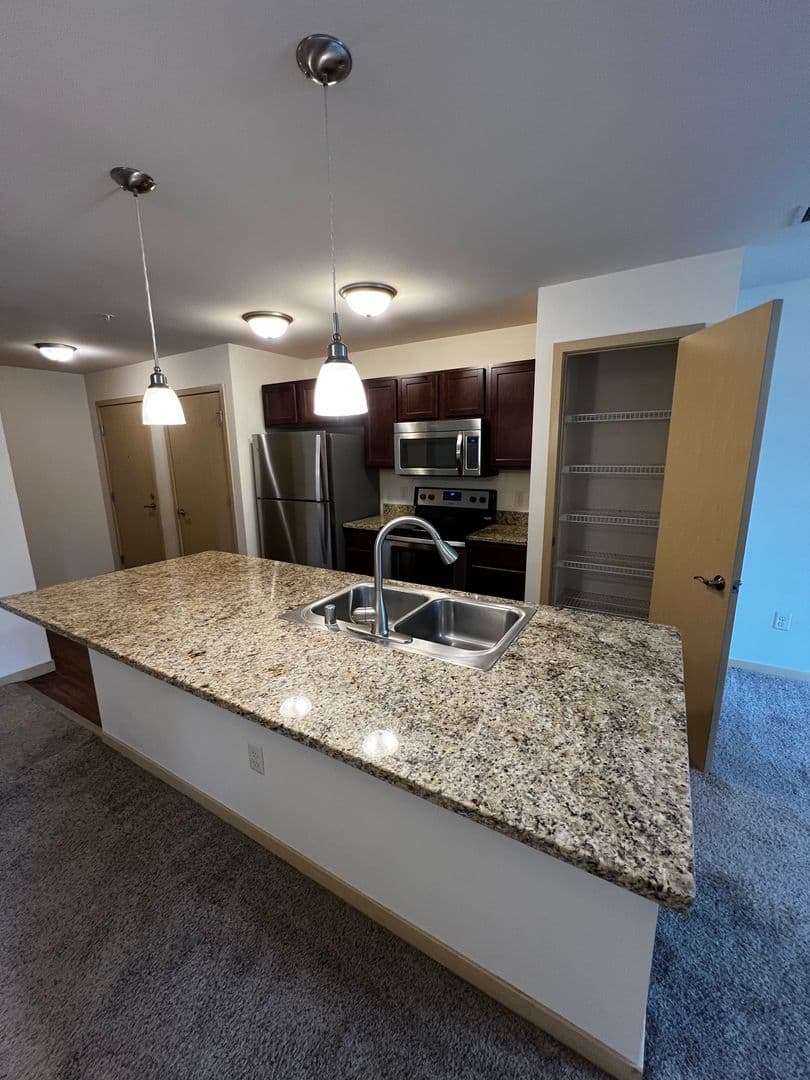 Windsor Apartment: 4320 North Towne Court