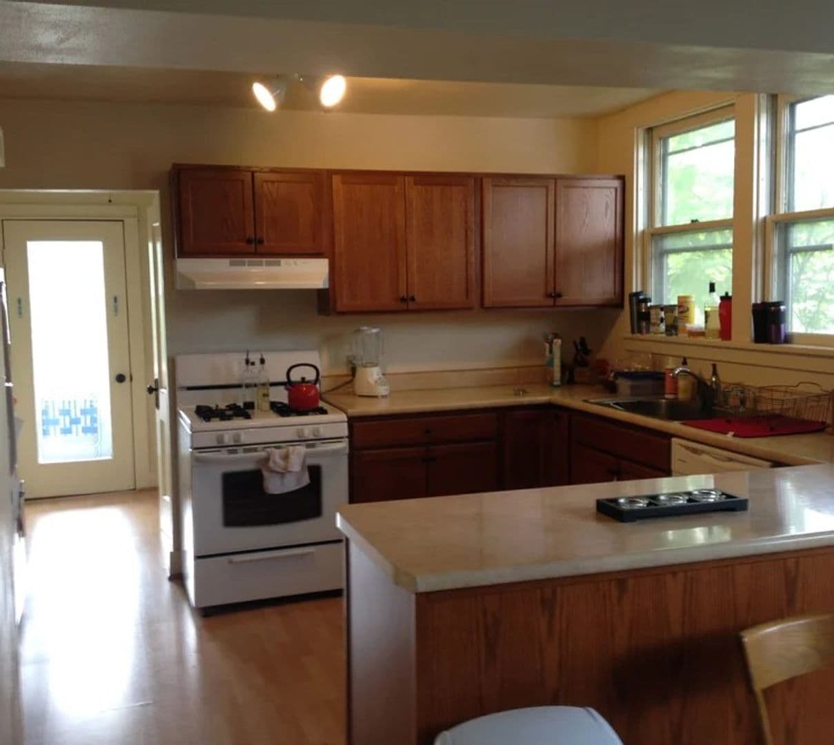 Madison Apartment: 1615 Monroe Street