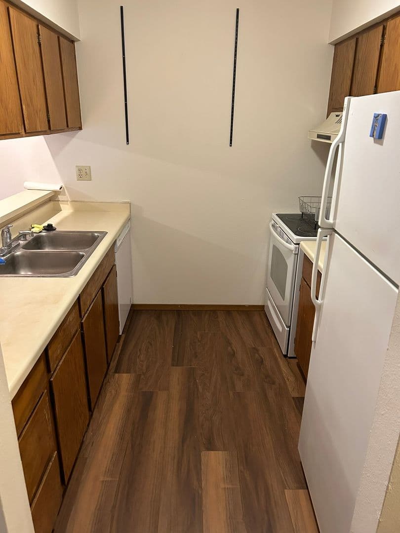 Madison Apartment: 108 Whispering Pines Way, Ski Ct, Allied Dr., Carling Dr., 7106 Fortune Dr.