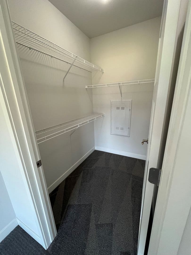 Cottage Grove Apartment: 2515 Gaston Road