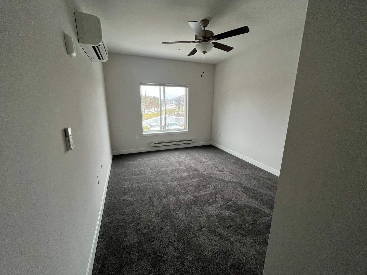 Cottage Grove Apartment: 1400 N Windsor Ave