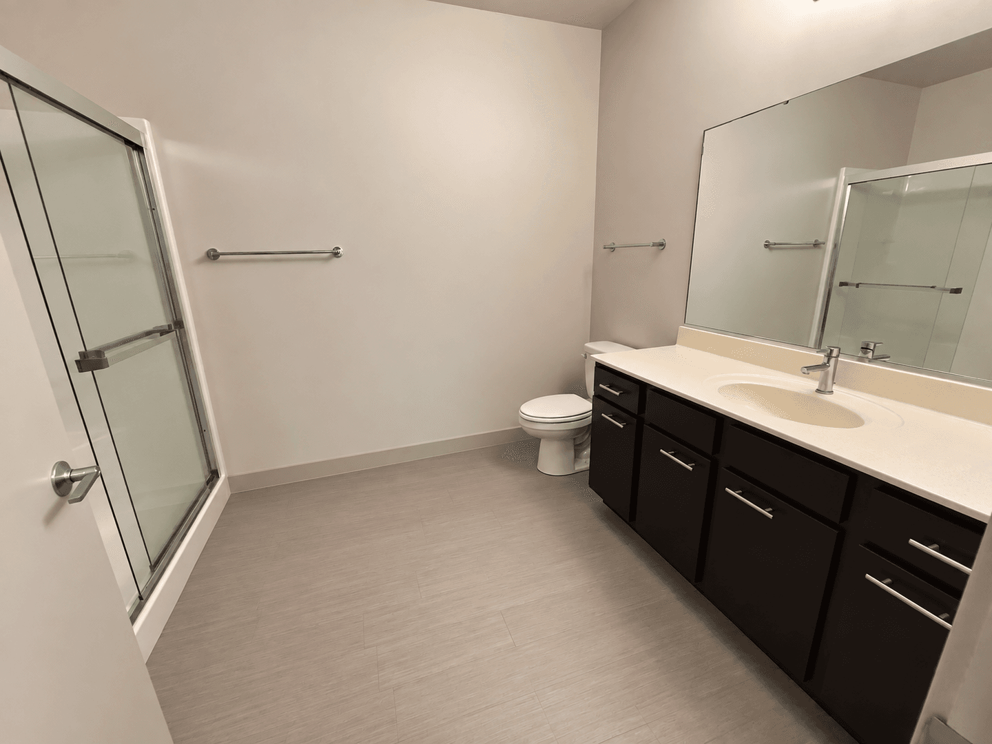 Madison Apartment: 309 S Blount st