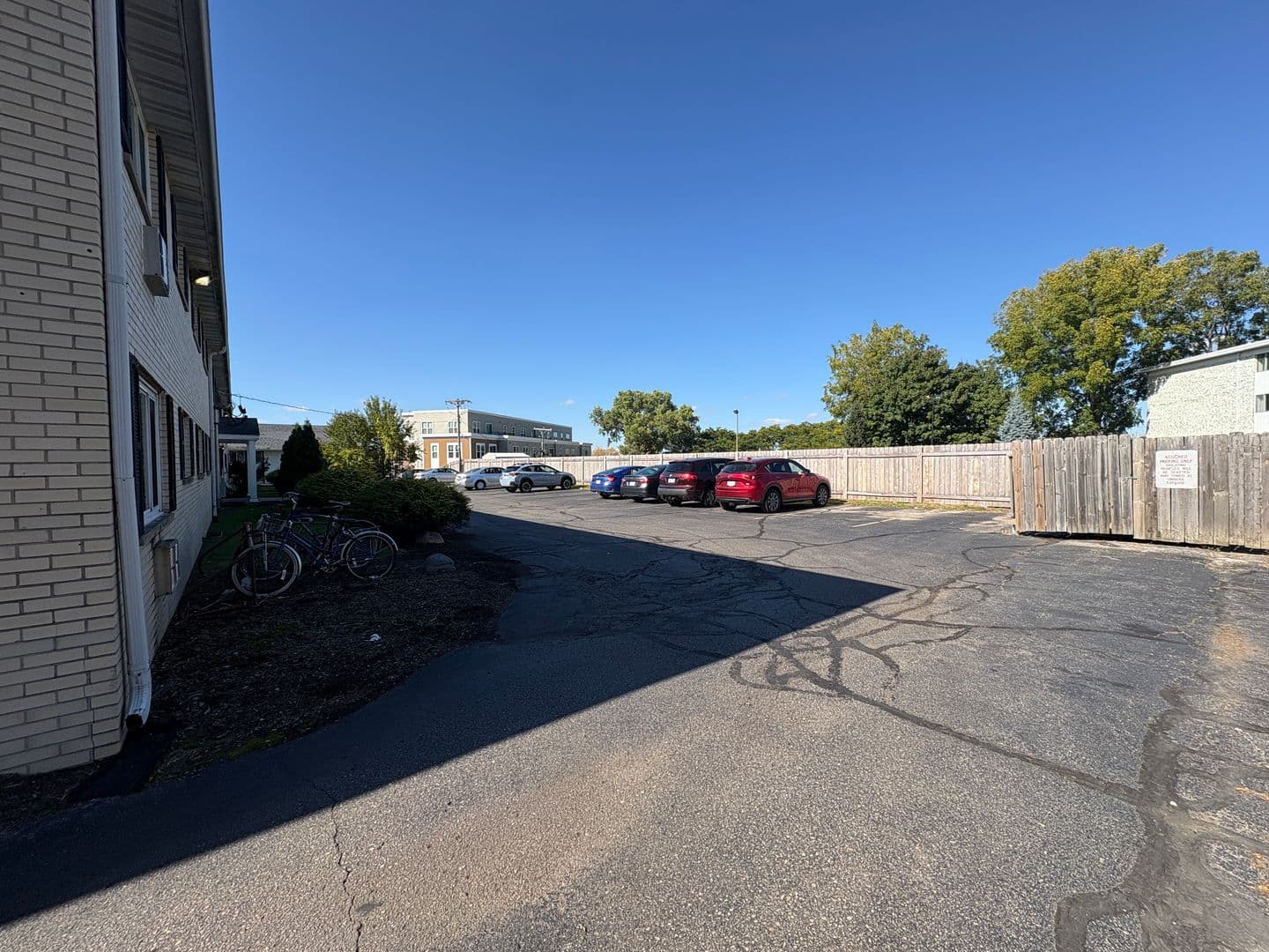 Madison Apartment: 5022 Sheboygan Ave