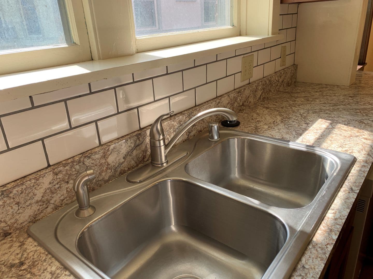 Madison Apartment: 1615 Monroe Street