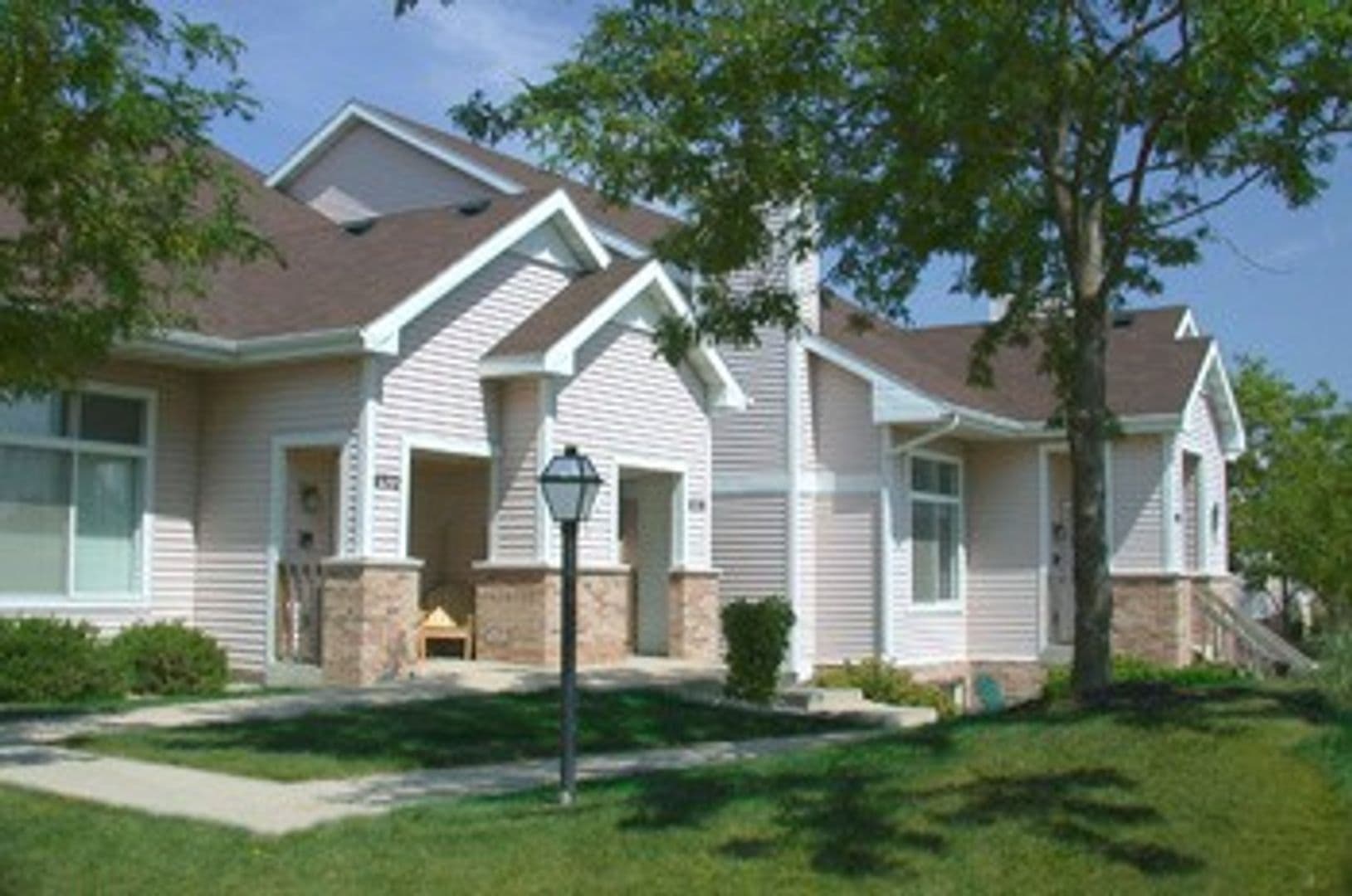 Madison Apartment: 6220-6322 McKee Rd