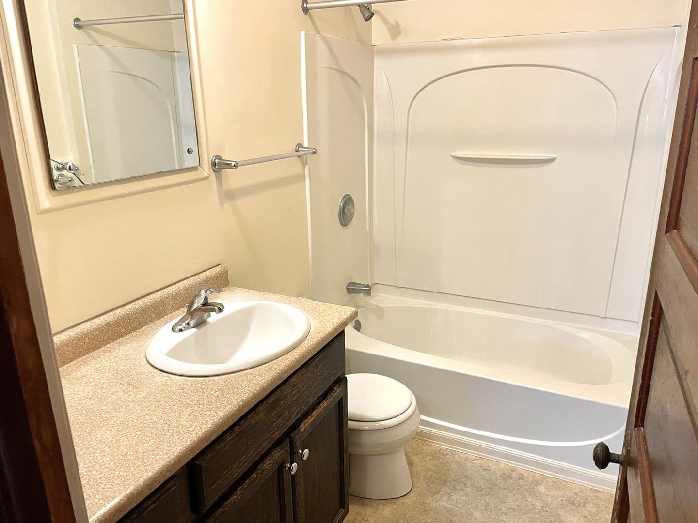Madison Apartment: 22-24-26 Lathrop Street