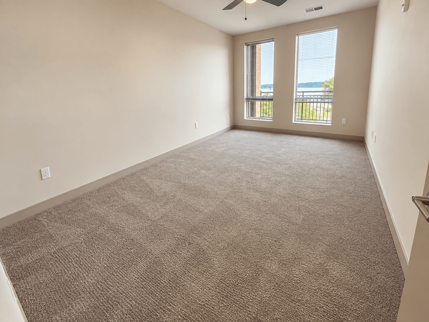 Madison Apartment: 309 S Blount st