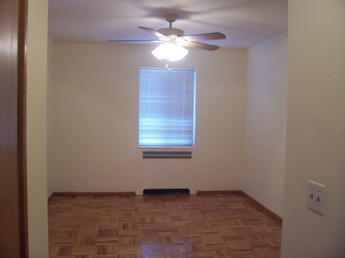 Madison Apartment: 1620-1664 Monroe St & 603 Stockton Ct