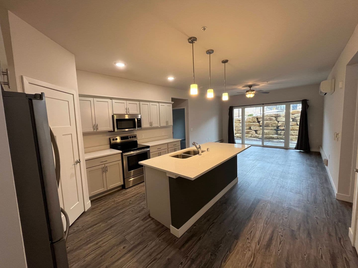 Cottage Grove Apartment: 2515 Gaston Road