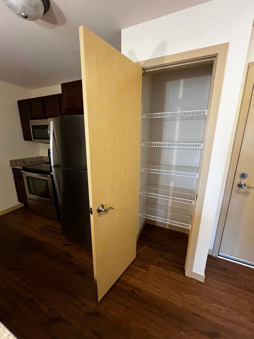 Windsor Apartment: 4320 North Towne Court