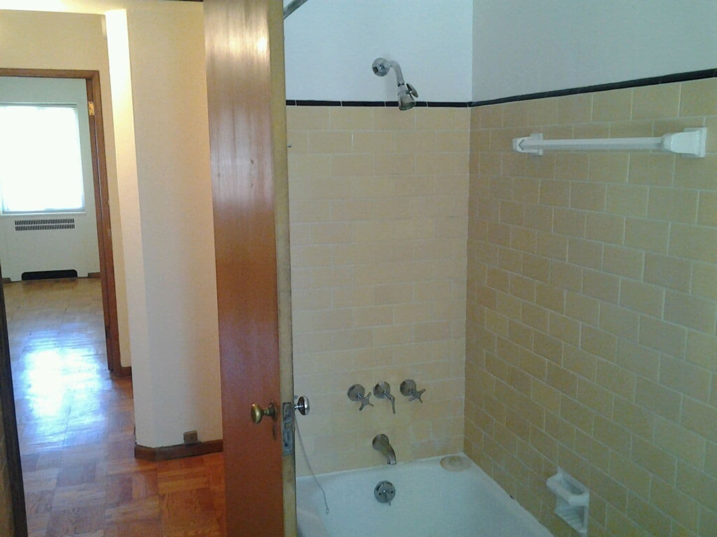 Madison Apartment: 1620-1664 Monroe St & 603 Stockton Ct