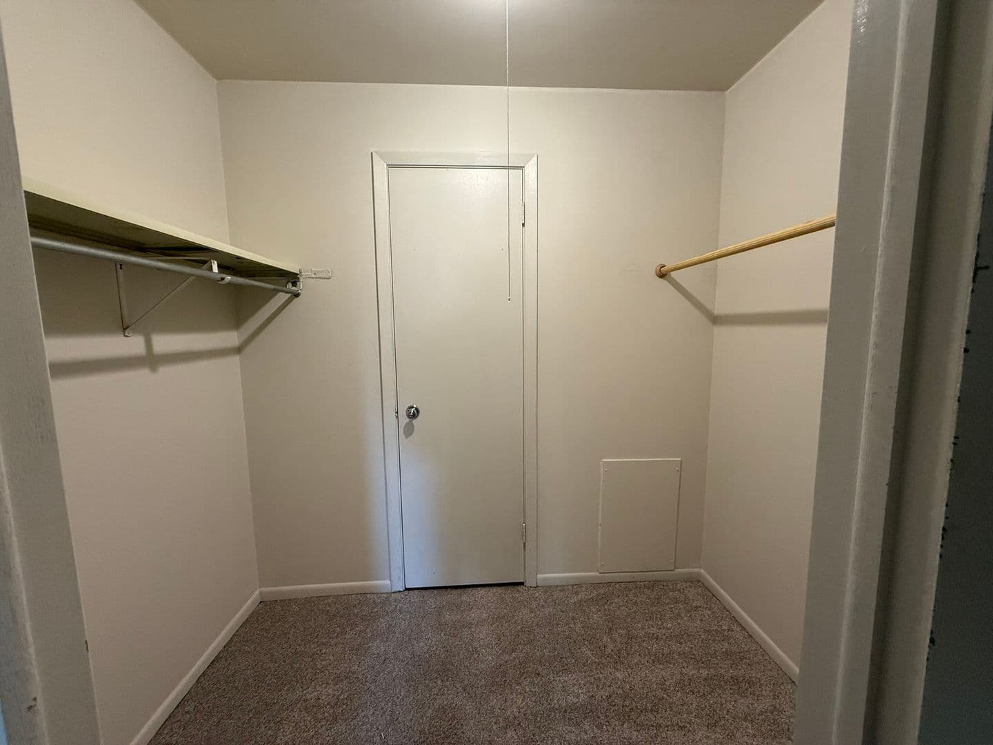 Middleton Apartment: 2114 Allen Blvd.