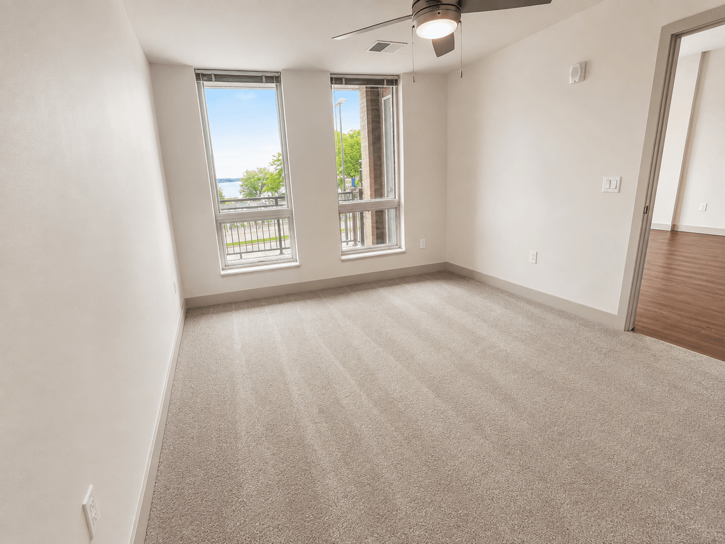 Madison Apartment: 309 S Blount st