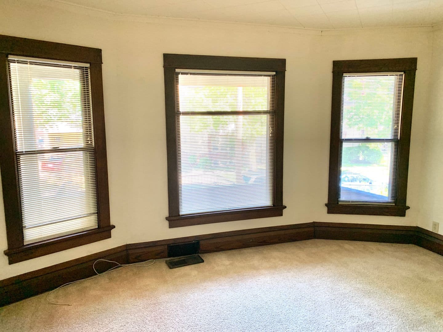 Madison Apartment: 22-24-26 Lathrop Street