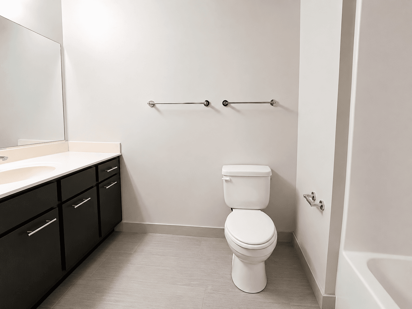 Madison Apartment: 309 S Blount st