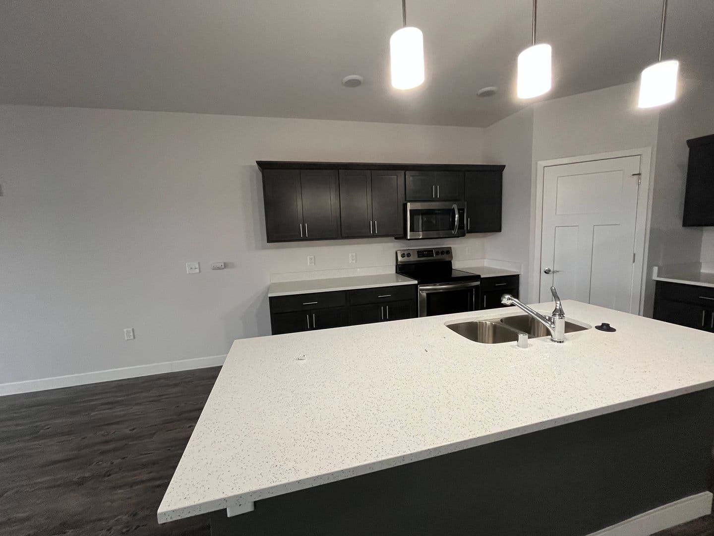 Cottage Grove Apartment: 100 W Limestone Pass