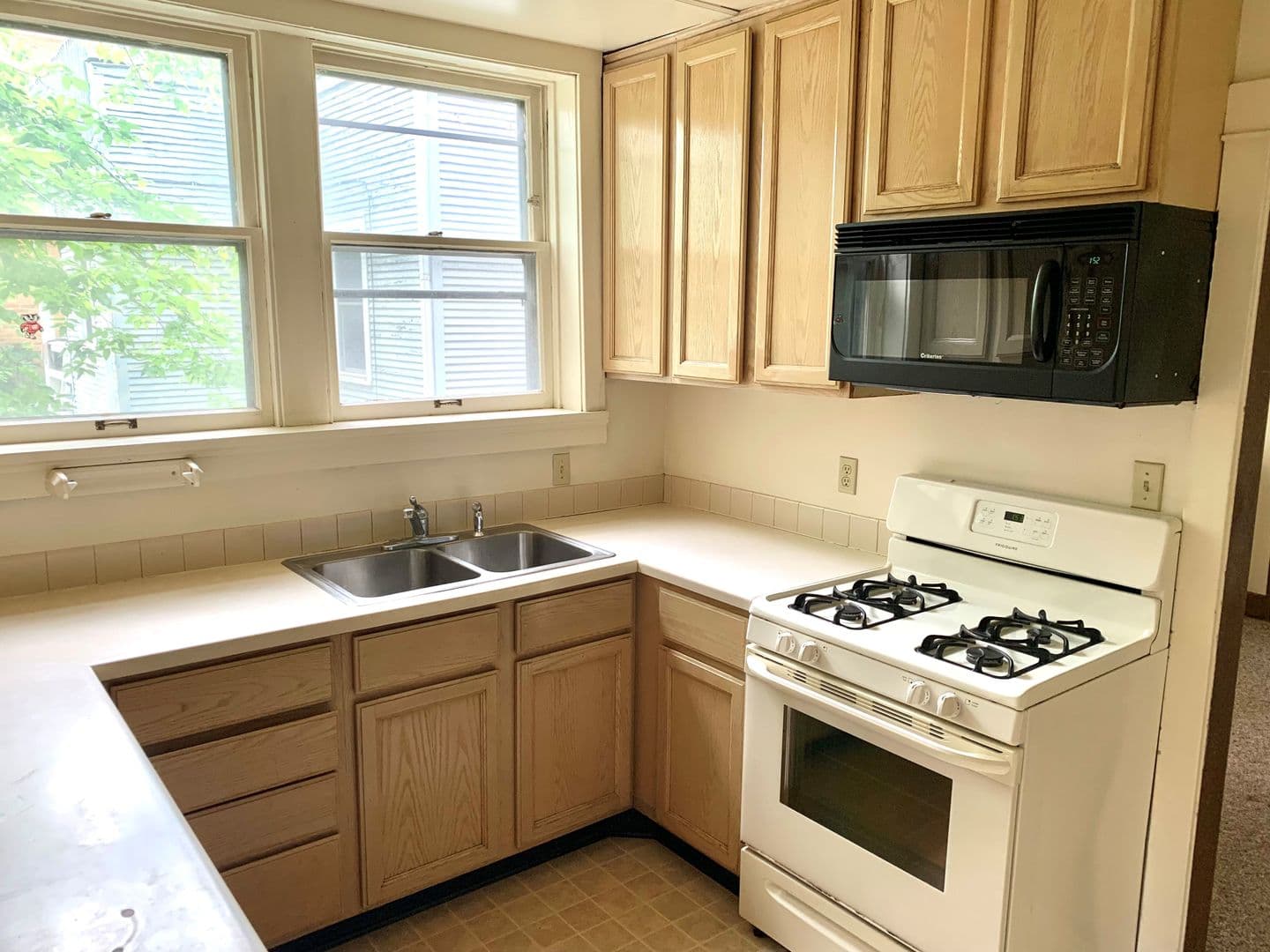 Madison Apartment: 1615 Monroe Street