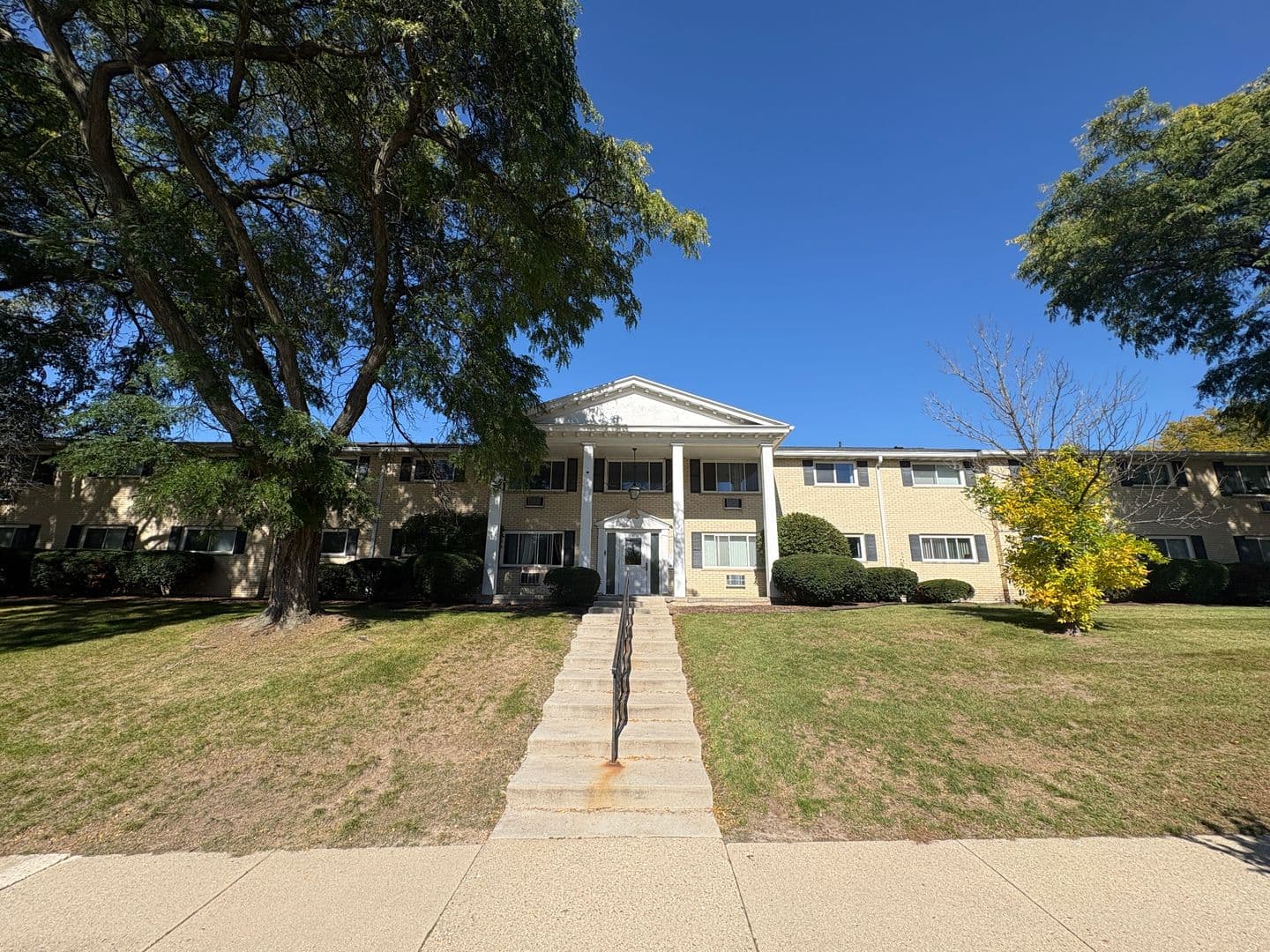 Madison Apartment: 5022 Sheboygan Ave