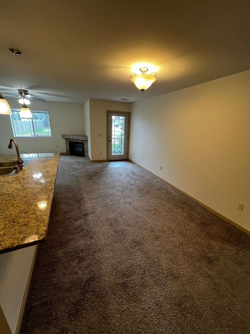 Windsor Apartment: 4320 North Towne Court