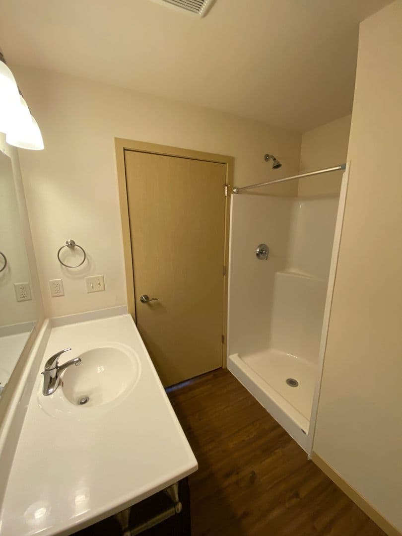 Windsor Apartment: 4320 North Towne Court