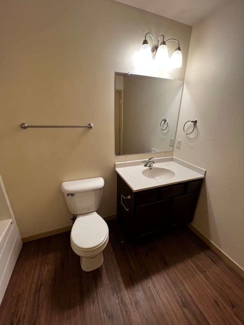 Windsor Apartment: 4320 North Towne Court