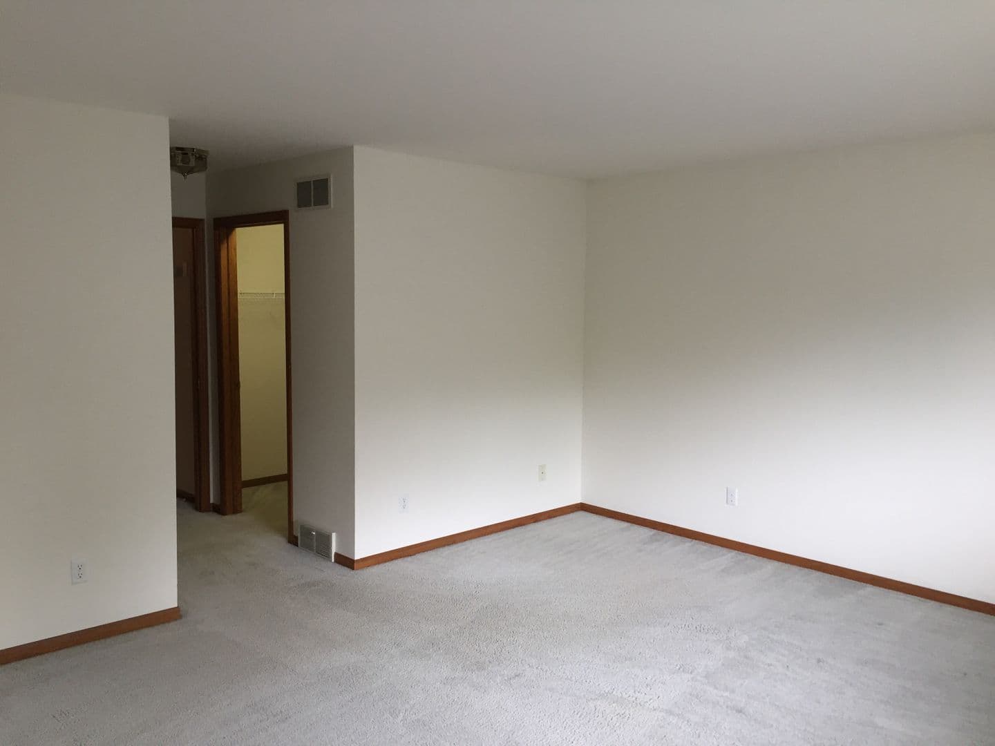 Madison Apartment: 6220-6322 McKee Rd
