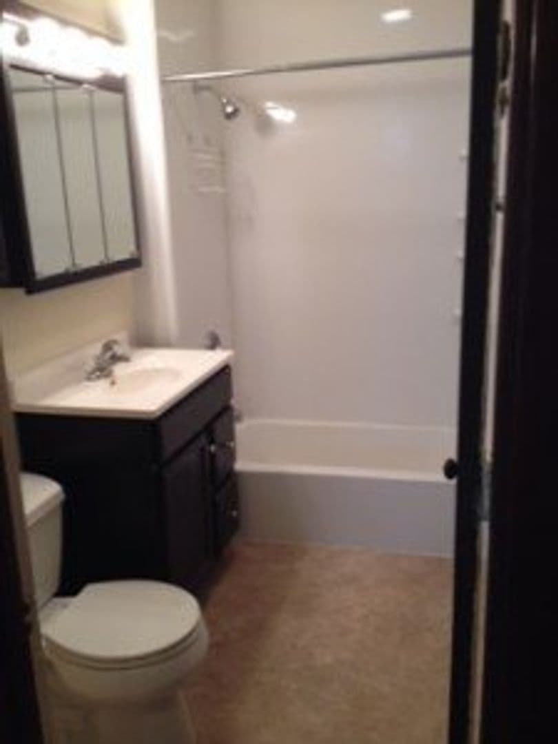 Madison Apartment: 22-24-26 Lathrop Street