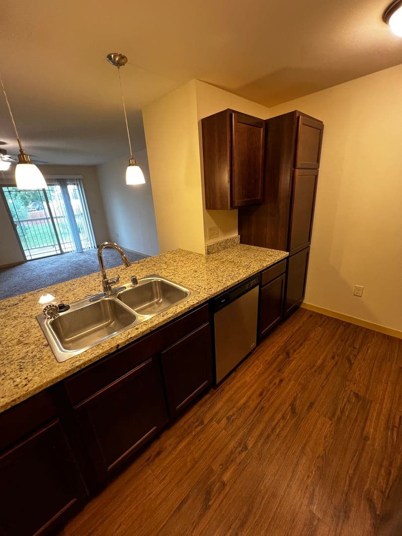 Windsor Apartment: 4320 North Towne Court