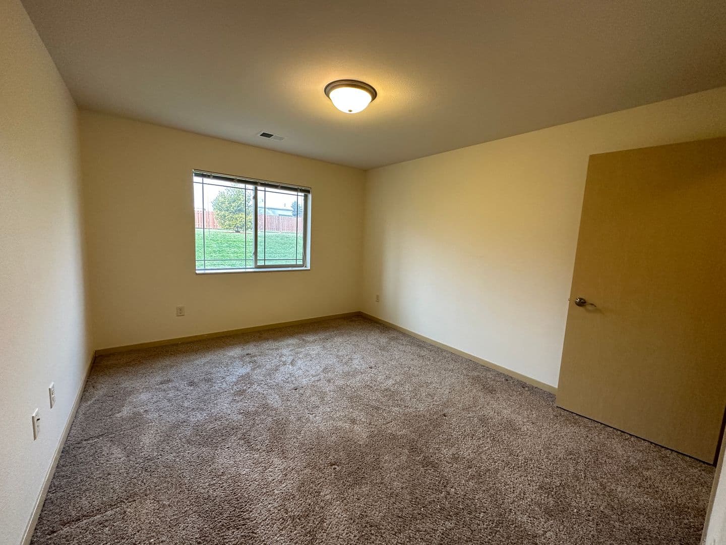 Windsor Apartment: 4320 North Towne Court