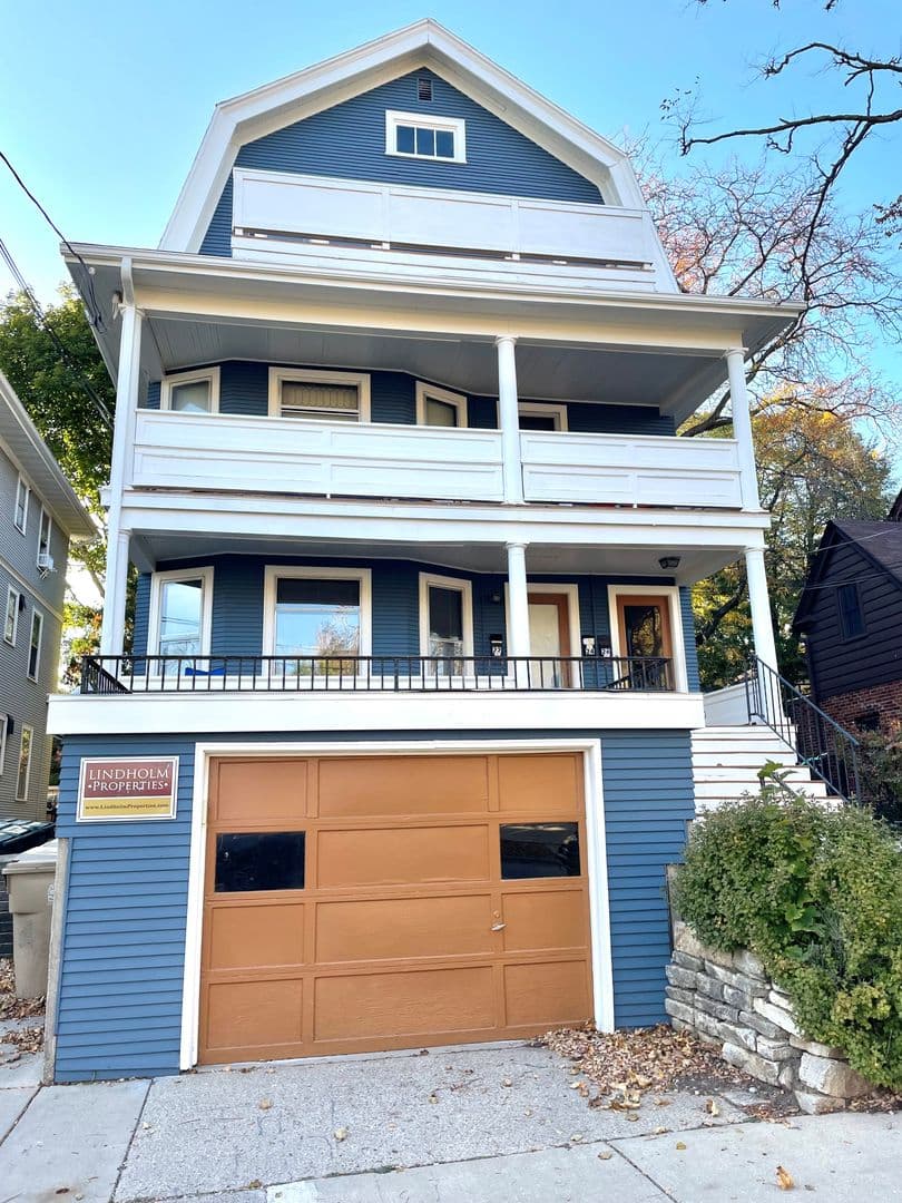 Madison Apartment: 22-24-26 Lathrop Street