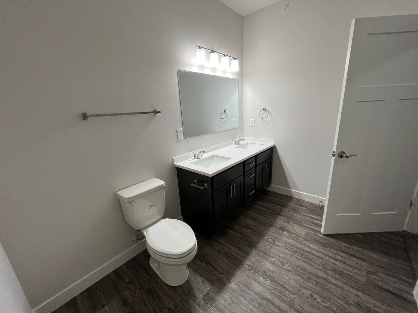 Cottage Grove Apartment: 100 W Limestone Pass