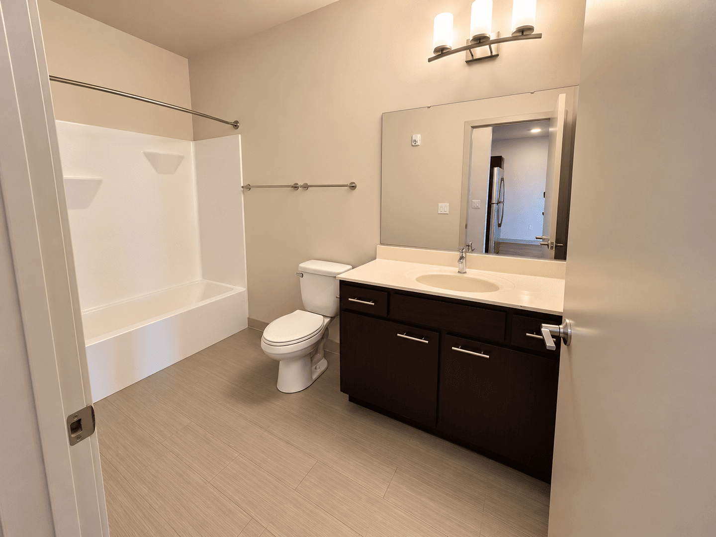 Madison Apartment: 309 S Blount st