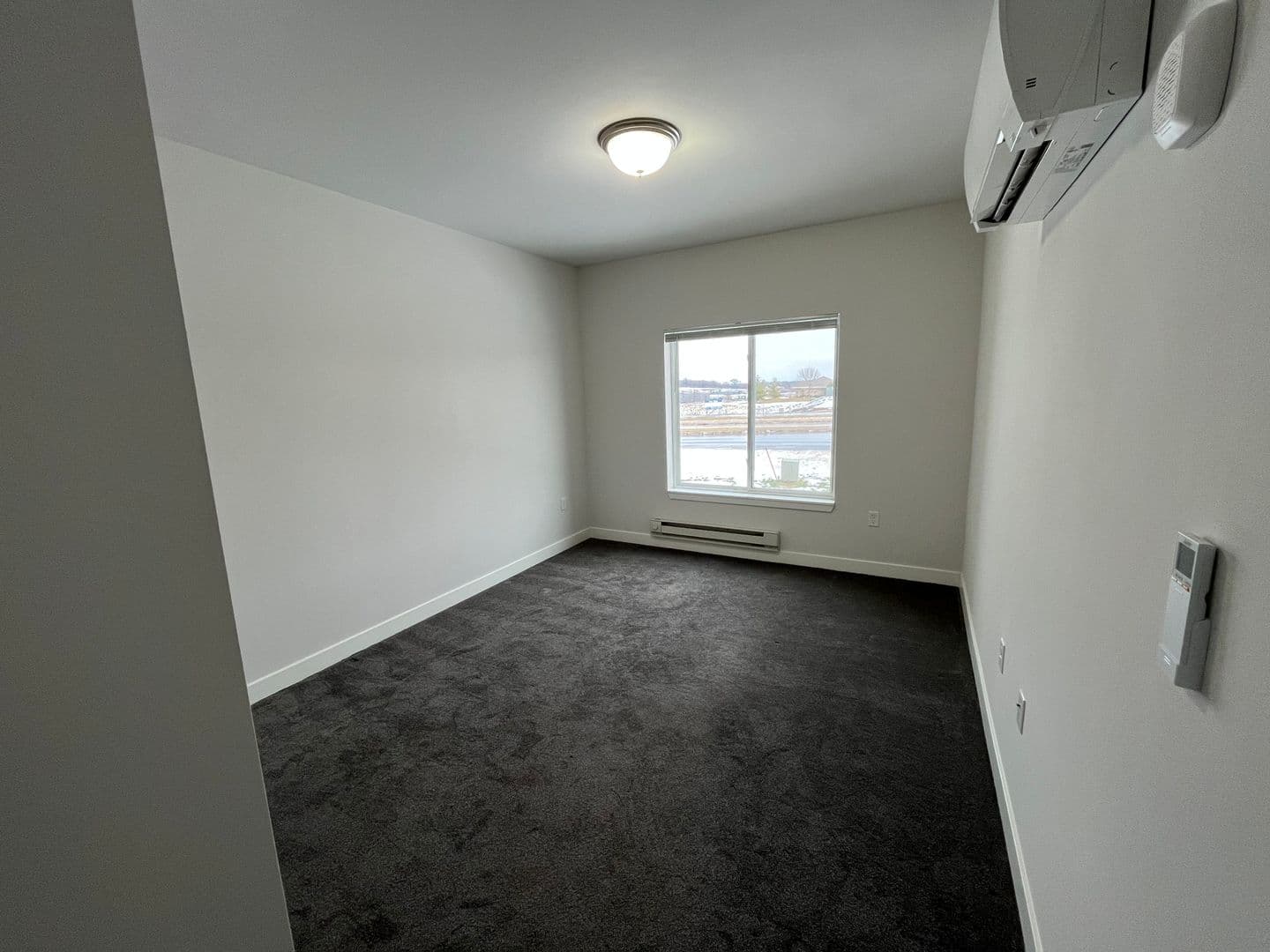 Cottage Grove Apartment: 1300 N Windsor Ave