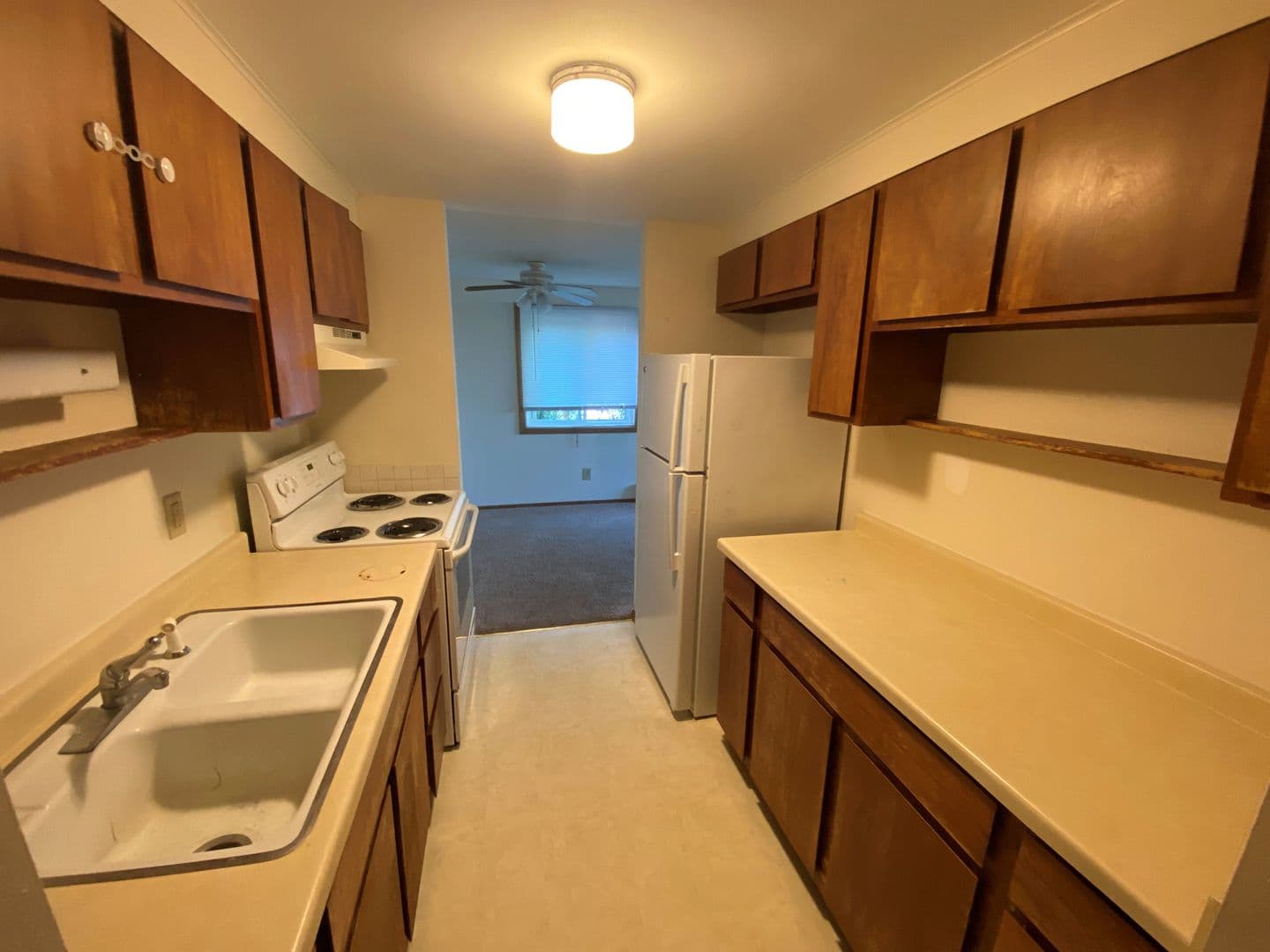 Madison Apartment: 5022 Sheboygan Ave