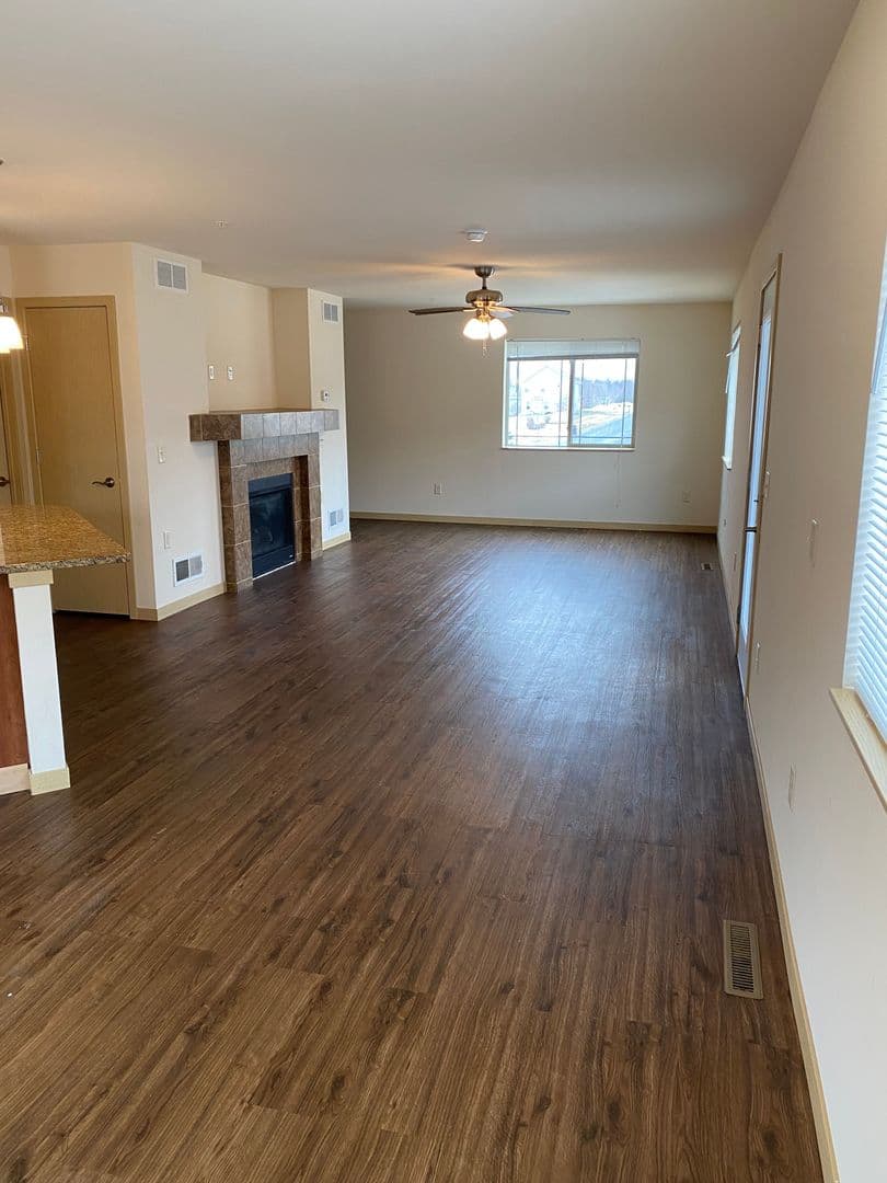 Windsor Apartment: 4320 North Towne Court