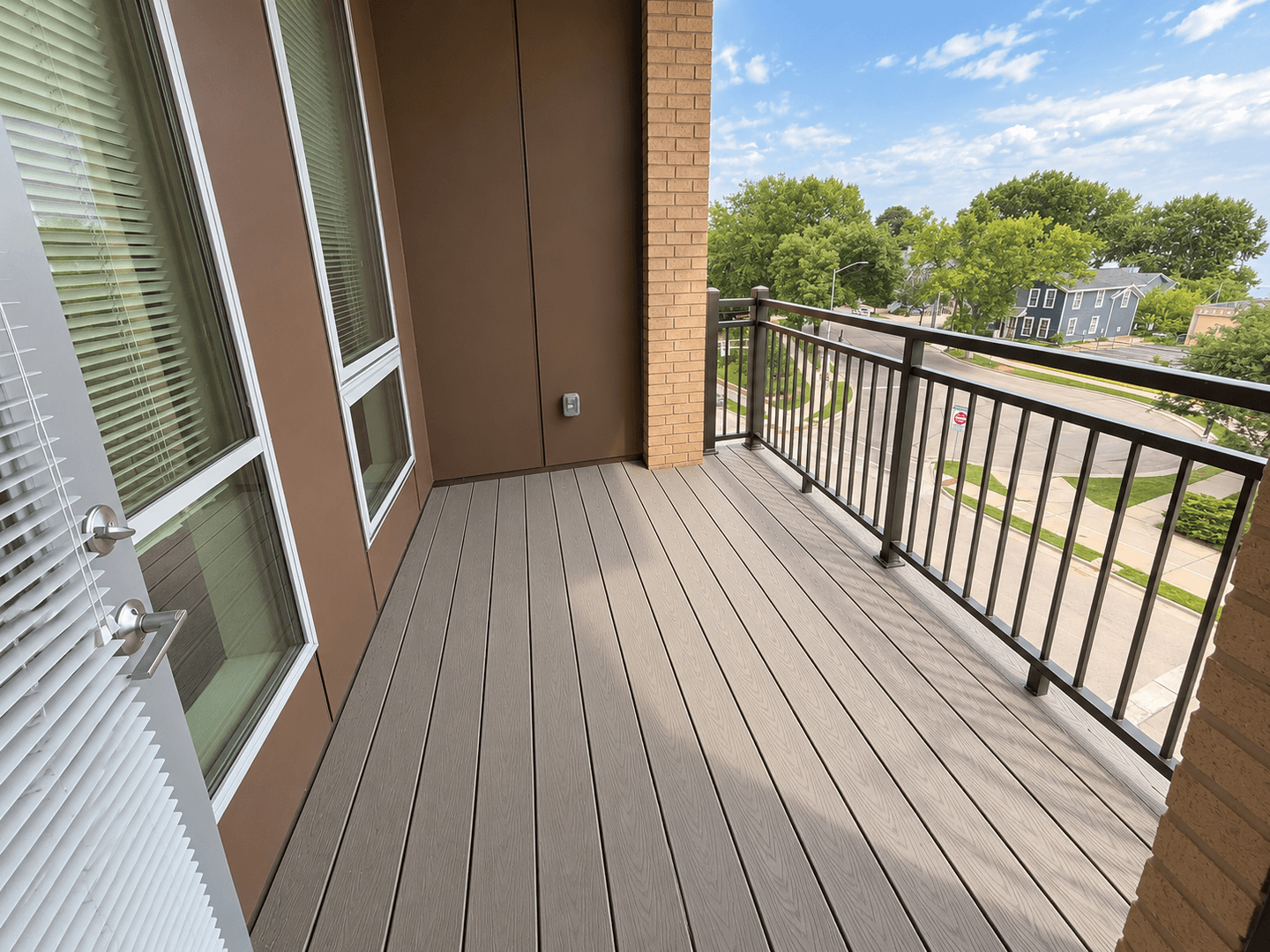 Madison Apartment: 309 S Blount st